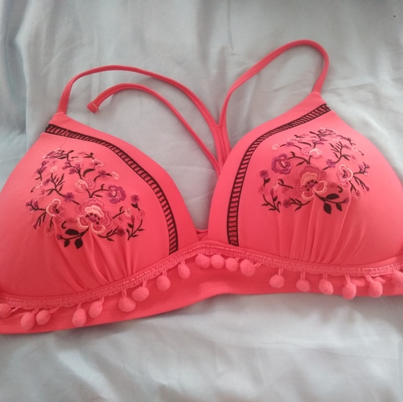 Bikini - Picture 9 of 12